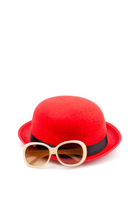 红色帽子墨镜孤立的白色背景