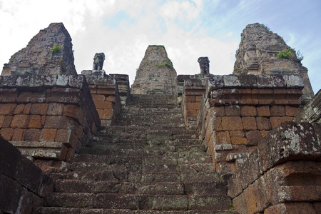 废墟中古代吴哥寺巴孔