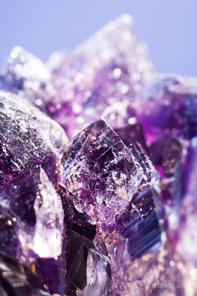 紫色的紫晶石
