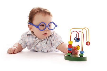 婴儿婴儿玩具眼镜在白色背景上