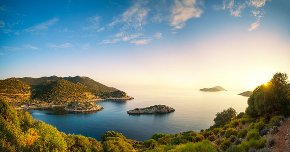 地中海沿岸的全景