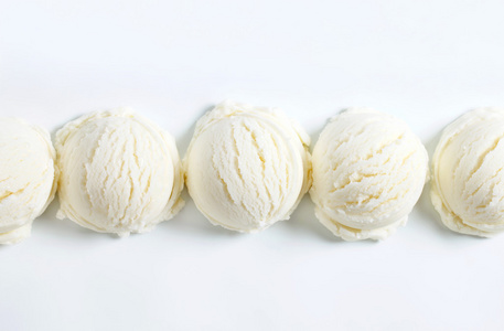 勺白色冰淇淋
