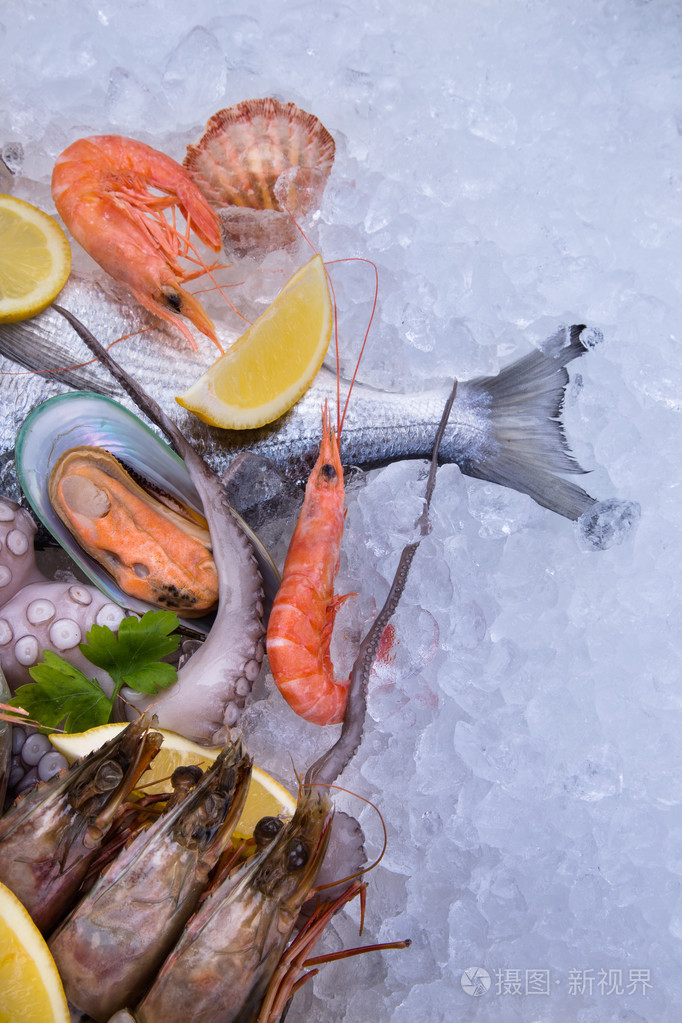 在冰上新鲜的海鲜