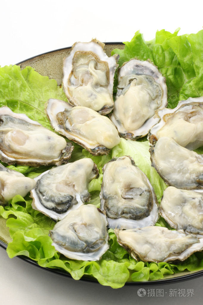 打开的生蚝