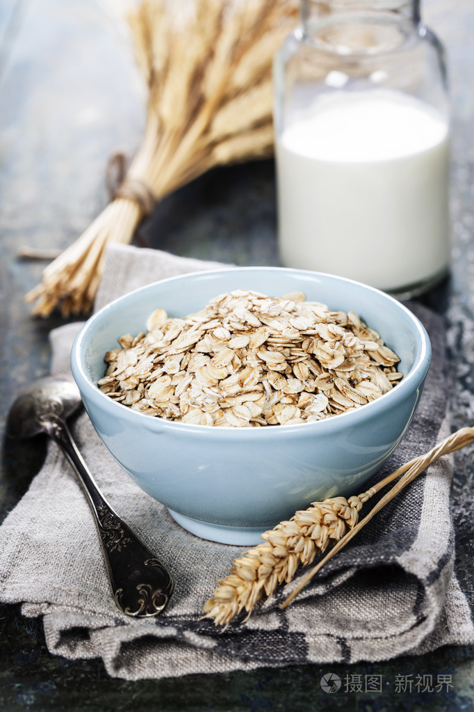 在一碗燕麦片