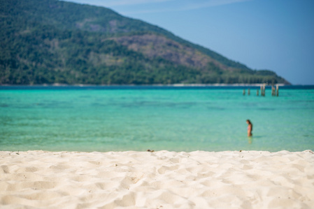 海滩泰国海砂。外用的岛屿，利普。游泳