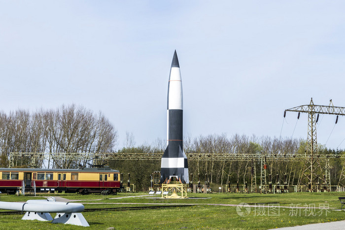 旧德国ww2v2火箭出厂