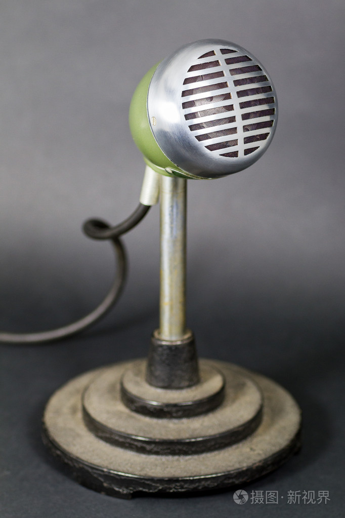 老式的有线的麦克风