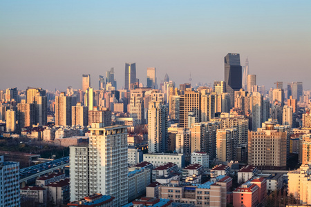 在黄昏的现代都市上海图片