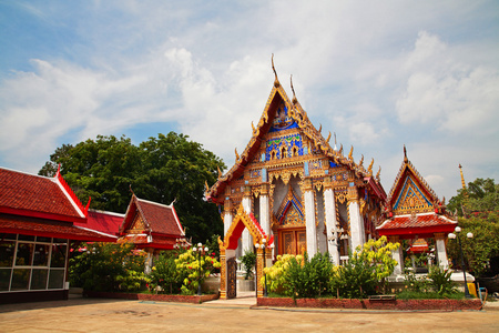 泰国的寺庙建筑在巴吞他尼