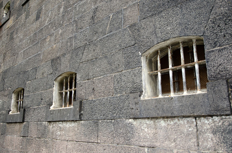 老监狱牢房窗户照片
