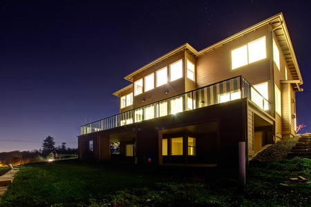 夜景房子图片-夜景房子素材-夜景房子插画-摄图新视界