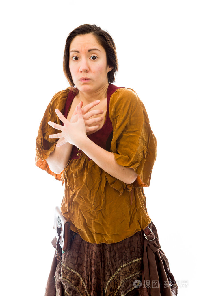 瑟瑟发抖的女人