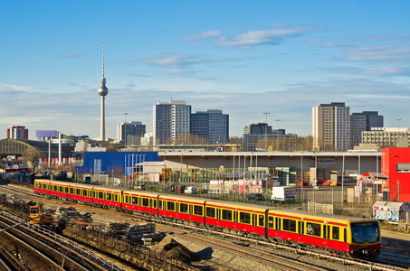 在柏林，德国铁路的城市风光