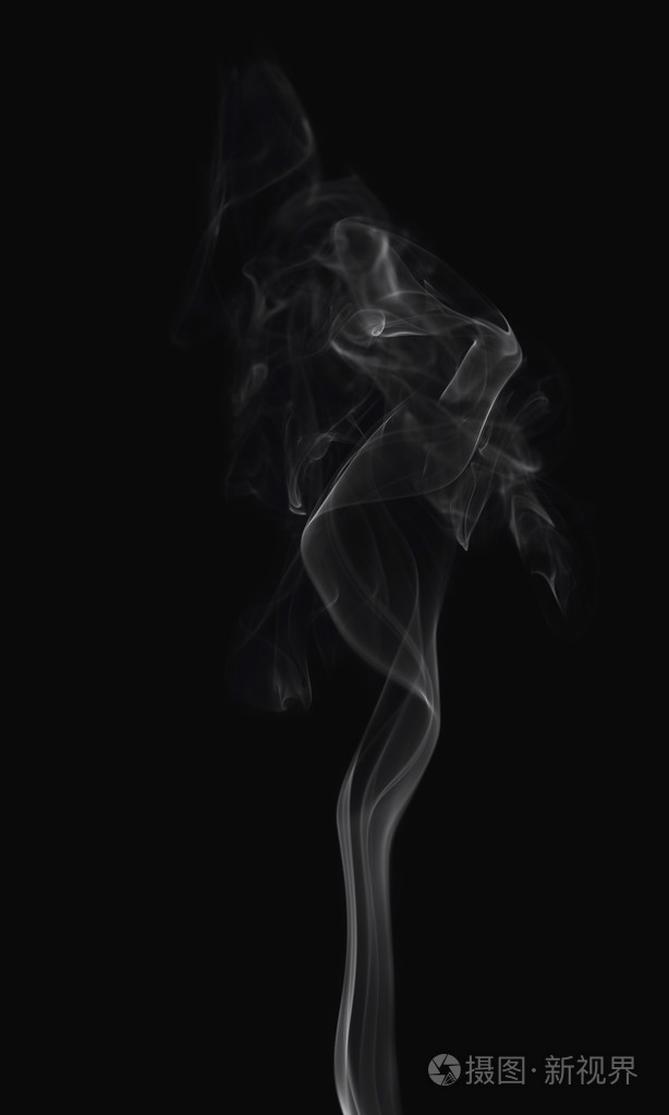 抽象孤立在黑色的烟