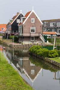 被称为麦肯的历史性的荷兰渔民新村