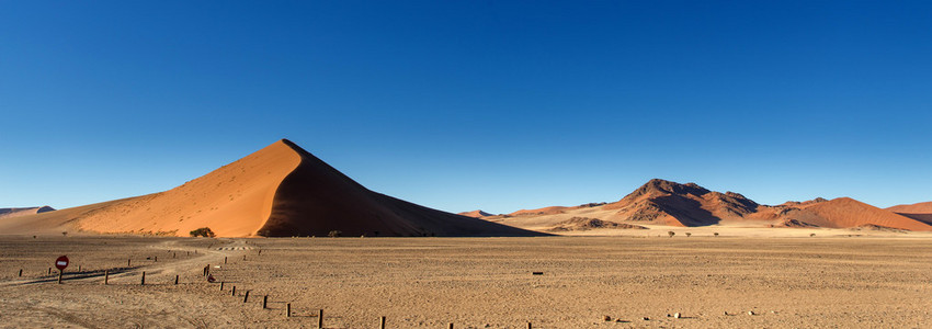 在 sossusvlei，纳米比亚的沙丘