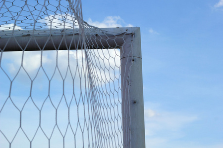 目标足球足球网与蓝蓝的天空