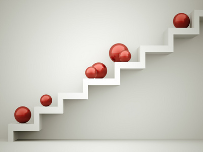 在楼梯上的红色球状