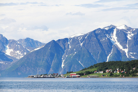 北极山脉和峡湾