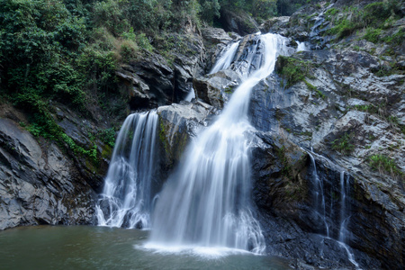 泰京清瀑布国家公园坤