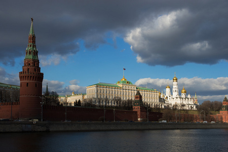 俄罗斯莫斯科克里姆林宫和帮助河的视图
