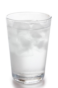 杯水浮冰块