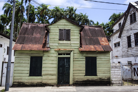 帕拉马里博中心苏里南南美洲的老房子里