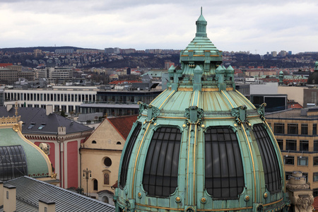圆顶城市房子在布拉格的视图