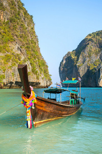 长尾船在玛雅湾 koh phi phi leh 甲米 泰国