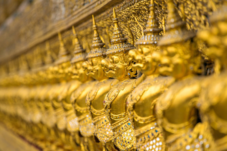 揭路荼的玉佛寺。宏伟的宫殿，曼谷，泰国