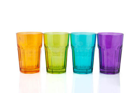 四个彩色杯子