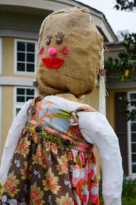 感恩节装饰一个稻草女孩感恩节娃娃。