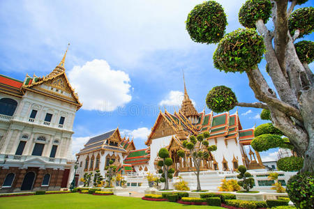 大皇宫附近美丽的泰国寺庙
