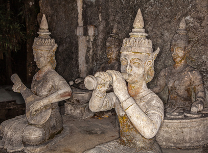 老石雕塑在泰国