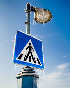 与上述的路灯冻结行人道路标志图片