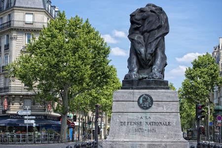 巴黎国防狮子雕像