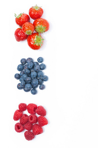 覆盆子 蓝莓和草莓，顶视图分离
