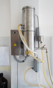 纯水蒸馏器图片