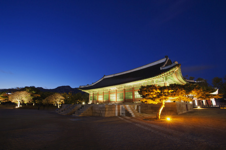 韩国景福宫的夜景