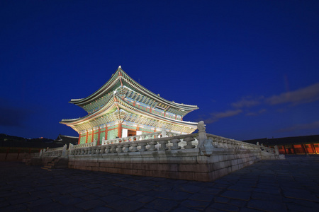 韩国景福宫的夜景