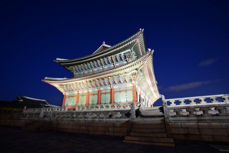 韩国景福宫的夜景