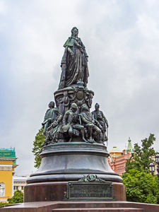 圣彼得堡，俄罗斯。凯瑟琳大帝在凯瑟琳公园的纪念碑。成立于 1873 年
