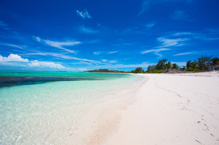 理想的白色沙滩，在加勒比地区