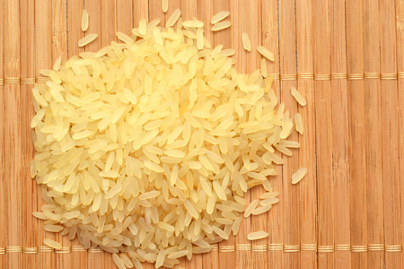 水稻在垫子上