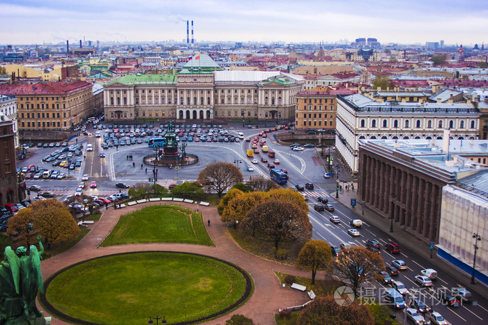 俄罗斯圣彼得堡,8 月 26 日,2010年.从观景台圣以撒大教堂的城市风景