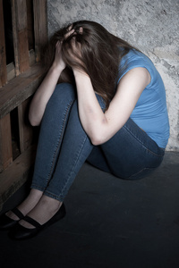 绑架帅哥被折磨被绑架的女人照片