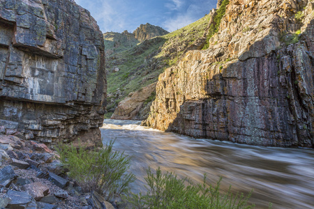 poudre 河峡谷