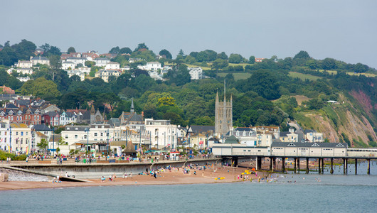 廷茅斯德文郡英国海滨和受欢迎的旅游小镇的码头