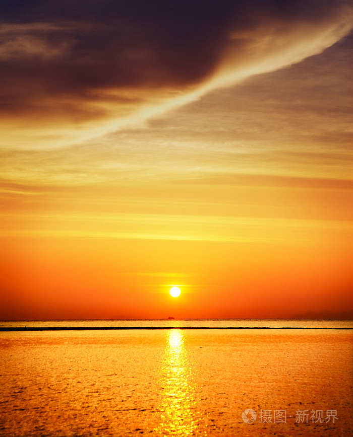 美丽的夕阳海